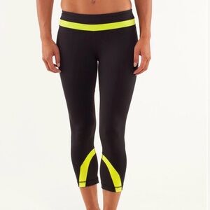 Lululemon Run: Inspire Crop II Black / Split Pea Size 6